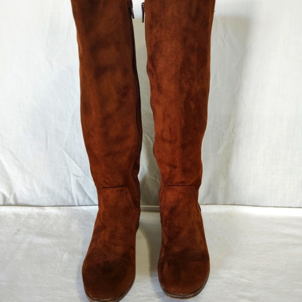 Time and Tru Dark Brown Soft Faux Suede Heeled Boots. Size 6 and inner zippers